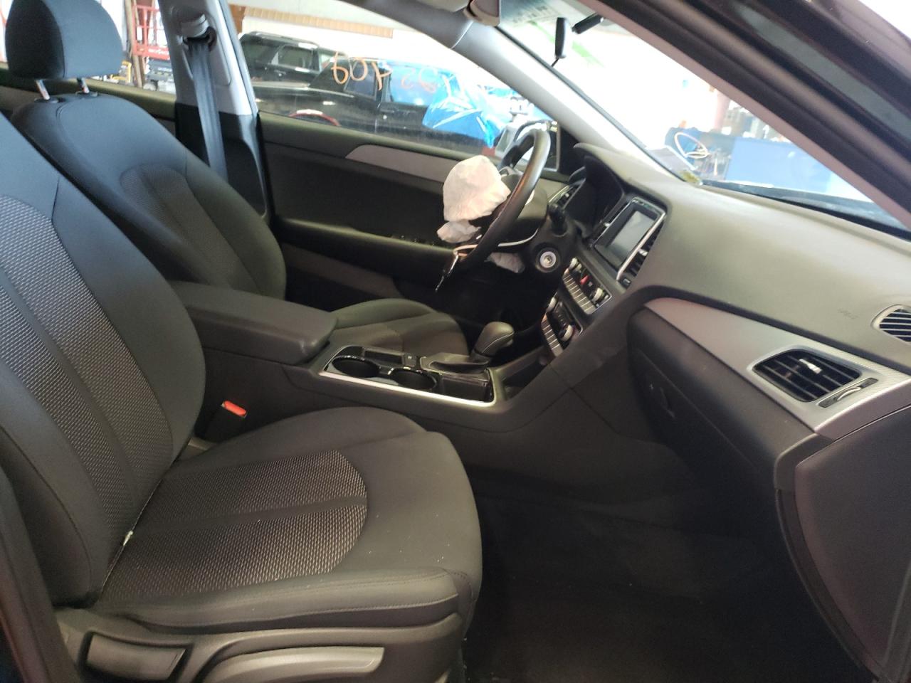 Photo 5 from auction – 2019 HYUNDAI SONATA SE with VIN 5NPE24AF2KH731139