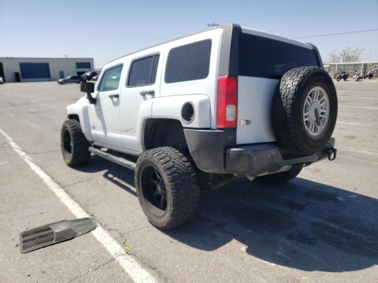Photo 3 from auction – 2007 HUMMER H3 with VIN 5GTDN13E278103215