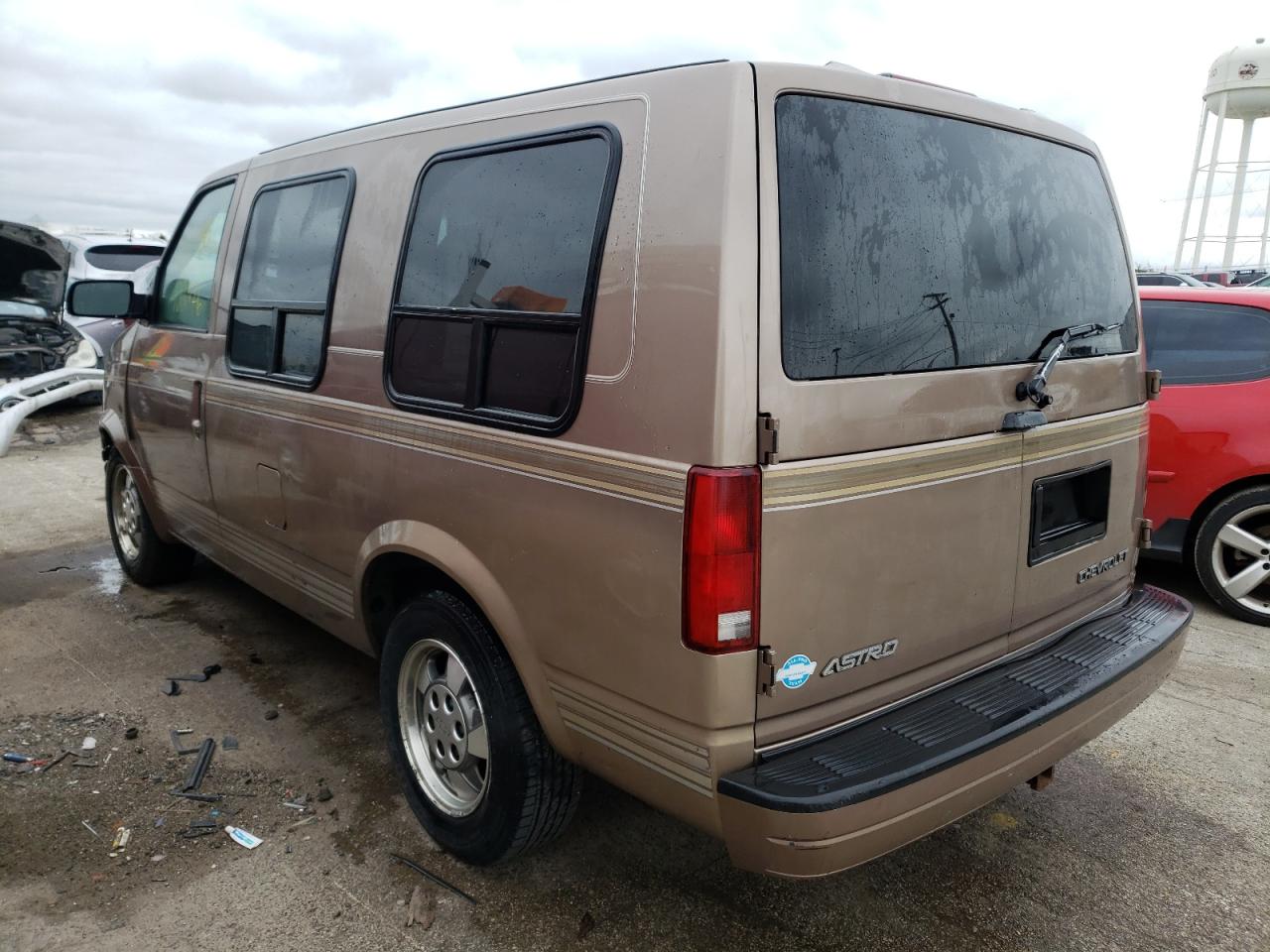 Photo 3 from auction – 2003 CHEVROLET ASTRO with VIN 1GBDM19X43B119291
