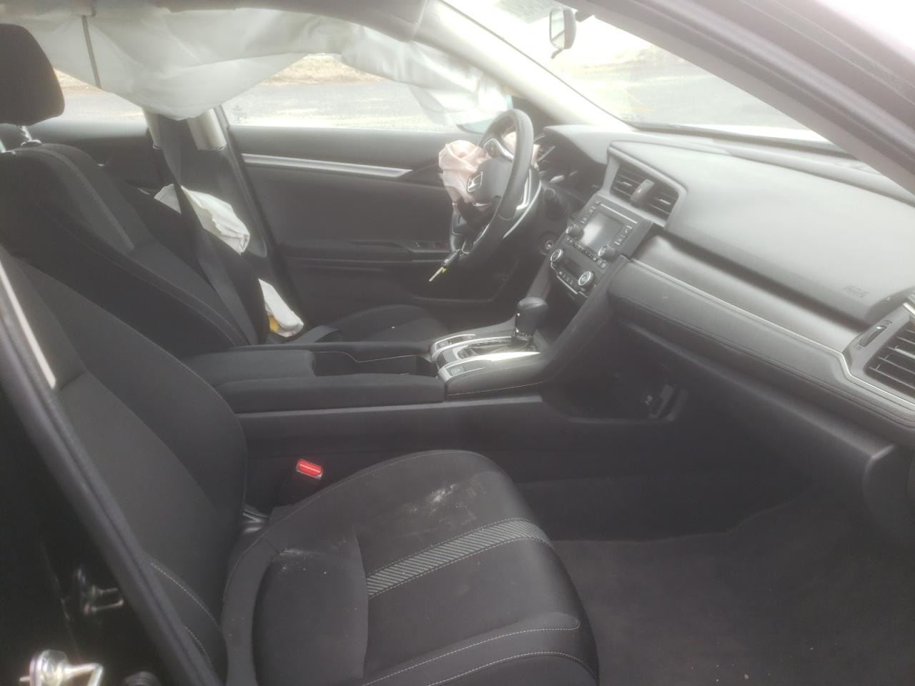 Photo 5 from auction – 2018 HONDA CIVIC LX with VIN 19XFC2F58JE015628