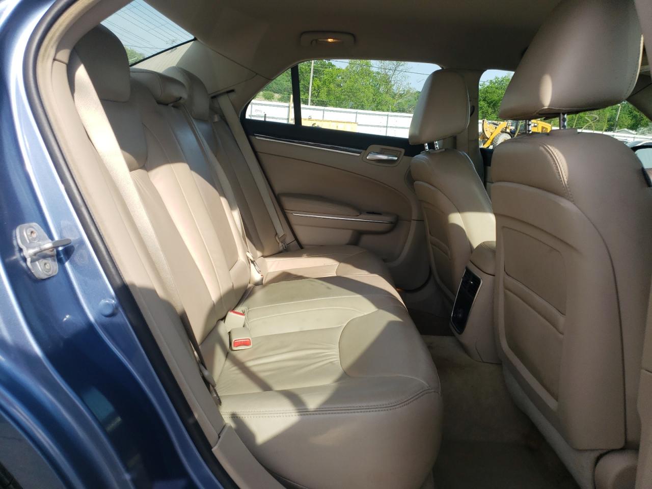 Photo 6 from auction – 2011 CHRYSLER 300 LIMITE with VIN 2C3CA5CG7BH582682