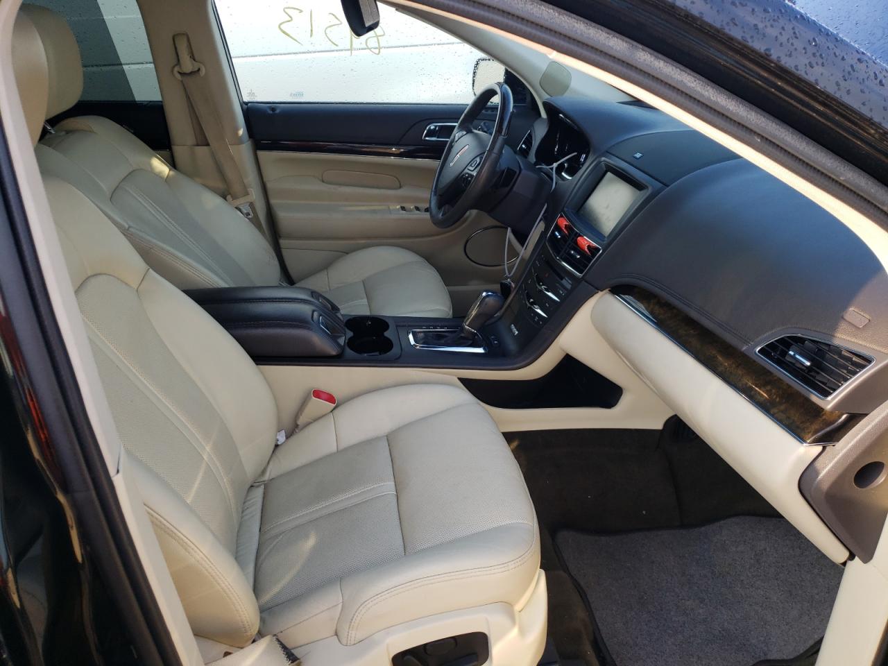 Photo 5 from auction – 2014 LINCOLN MKT with VIN 2LMHJ5AT3EBL53053