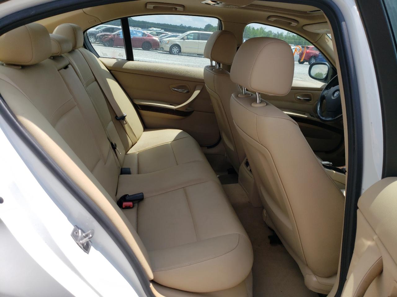 Photo 6 from auction – 2011 BMW 328 I with VIN WBAPH7G55BNN05522