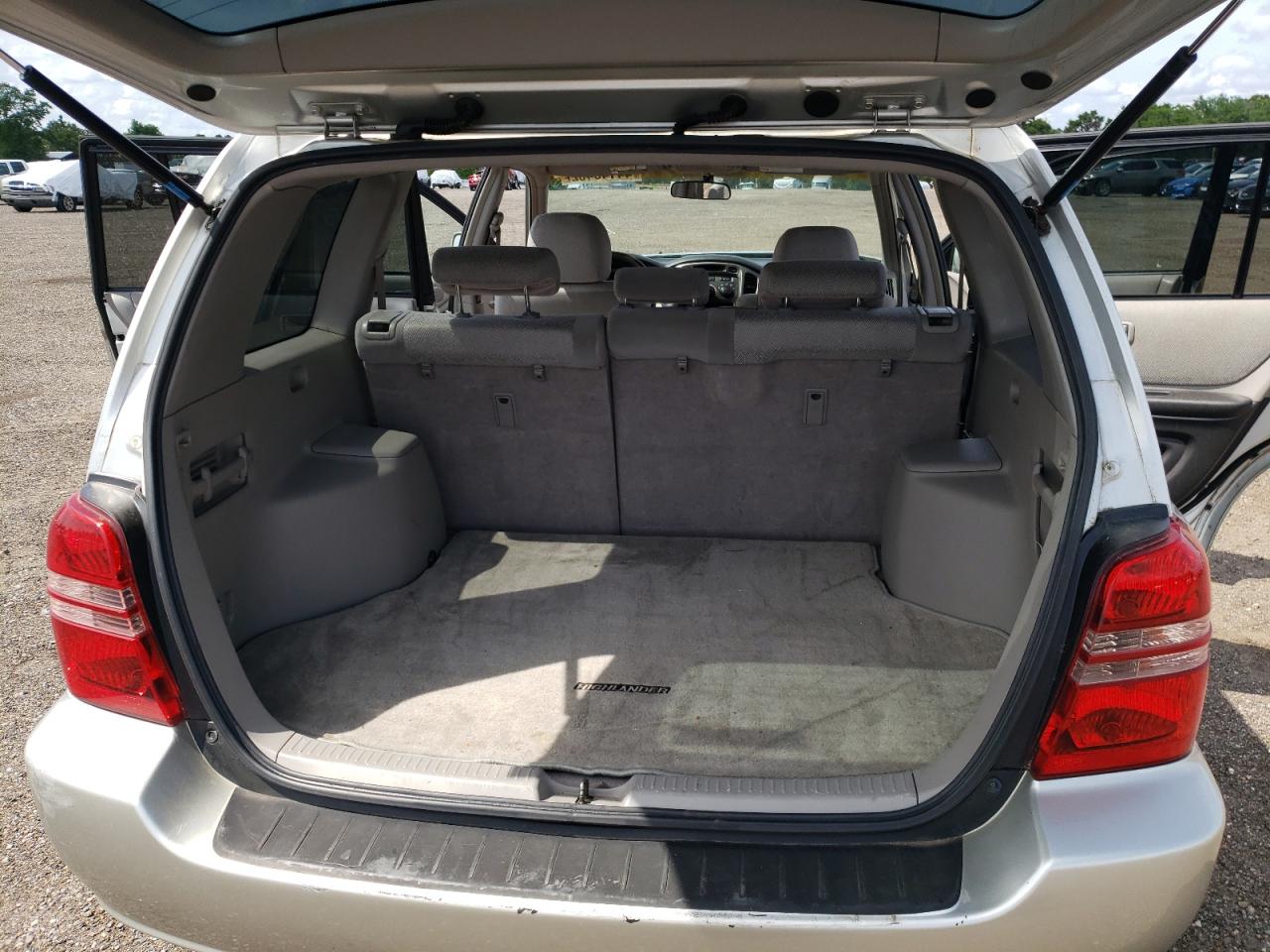 Photo 9 from auction – 2001 TOYOTA HIGHLANDER with VIN JTEGF21A110017824