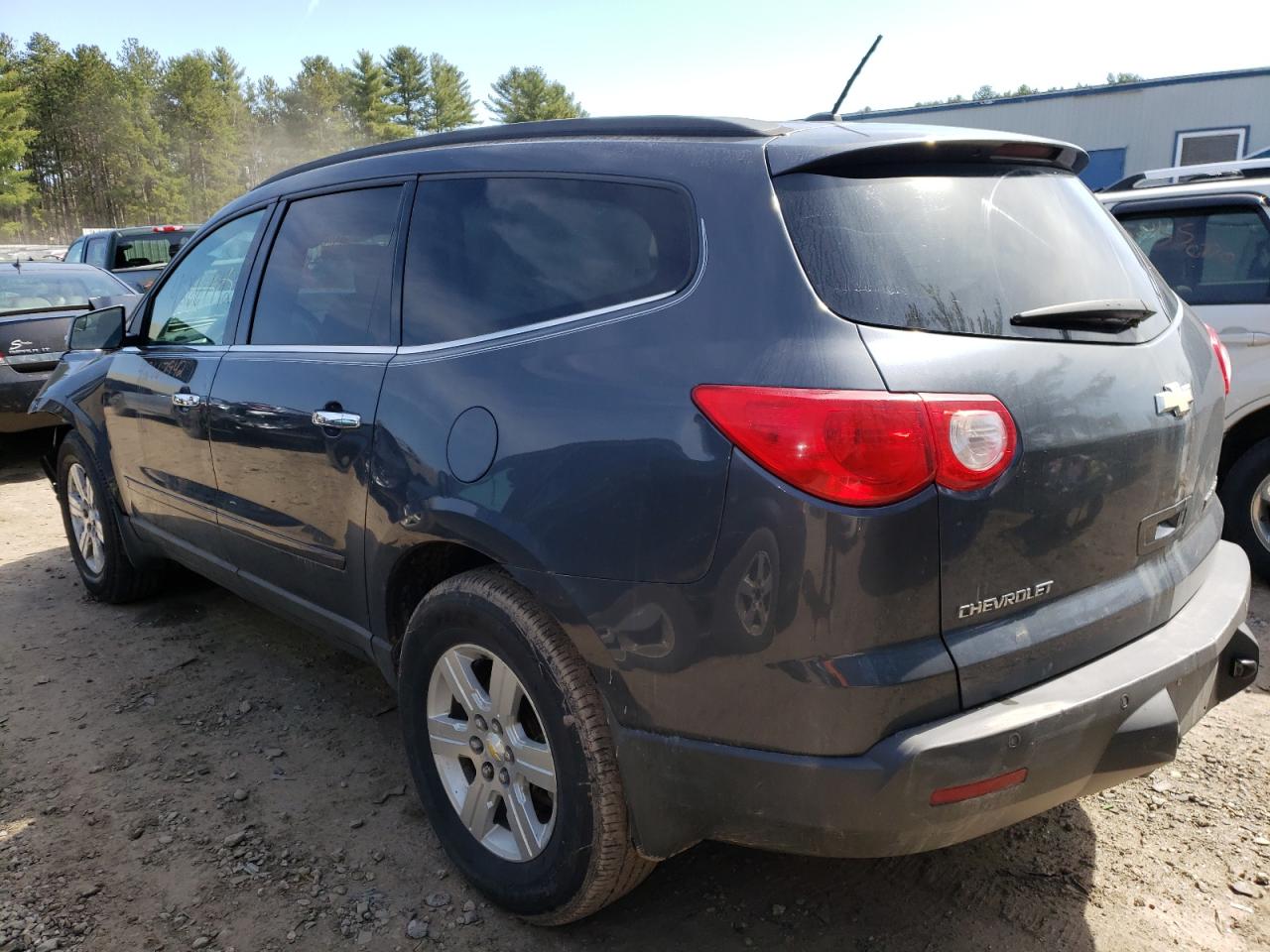 Photo 3 from auction – 2010 CHEVROLET TRAVERSE L with VIN 1GNLVFED4AS108048
