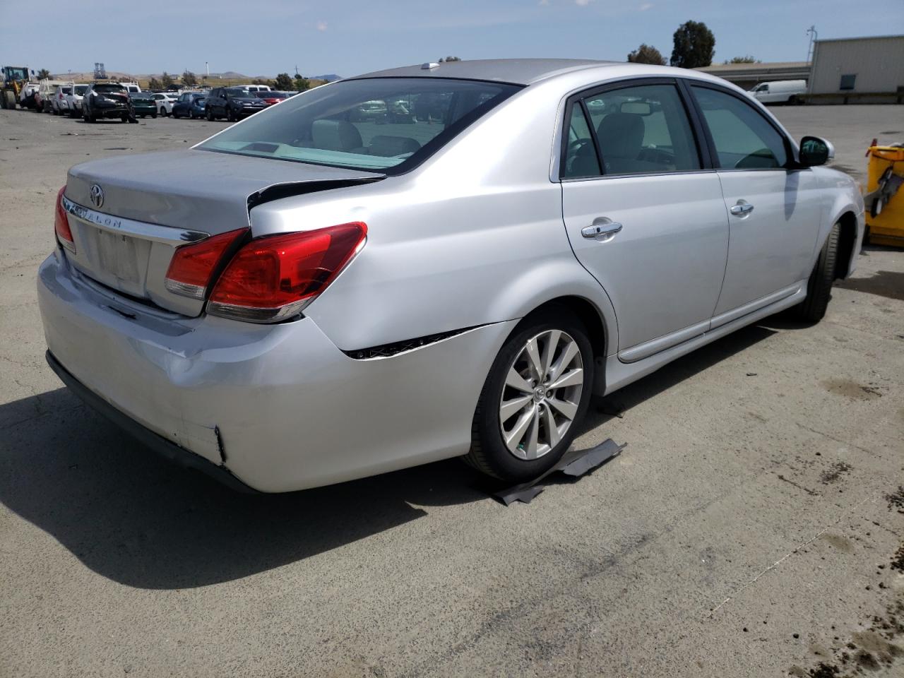 Photo 4 from auction – 2012 TOYOTA AVALON BAS with VIN 4T1BK3DB9CU459570
