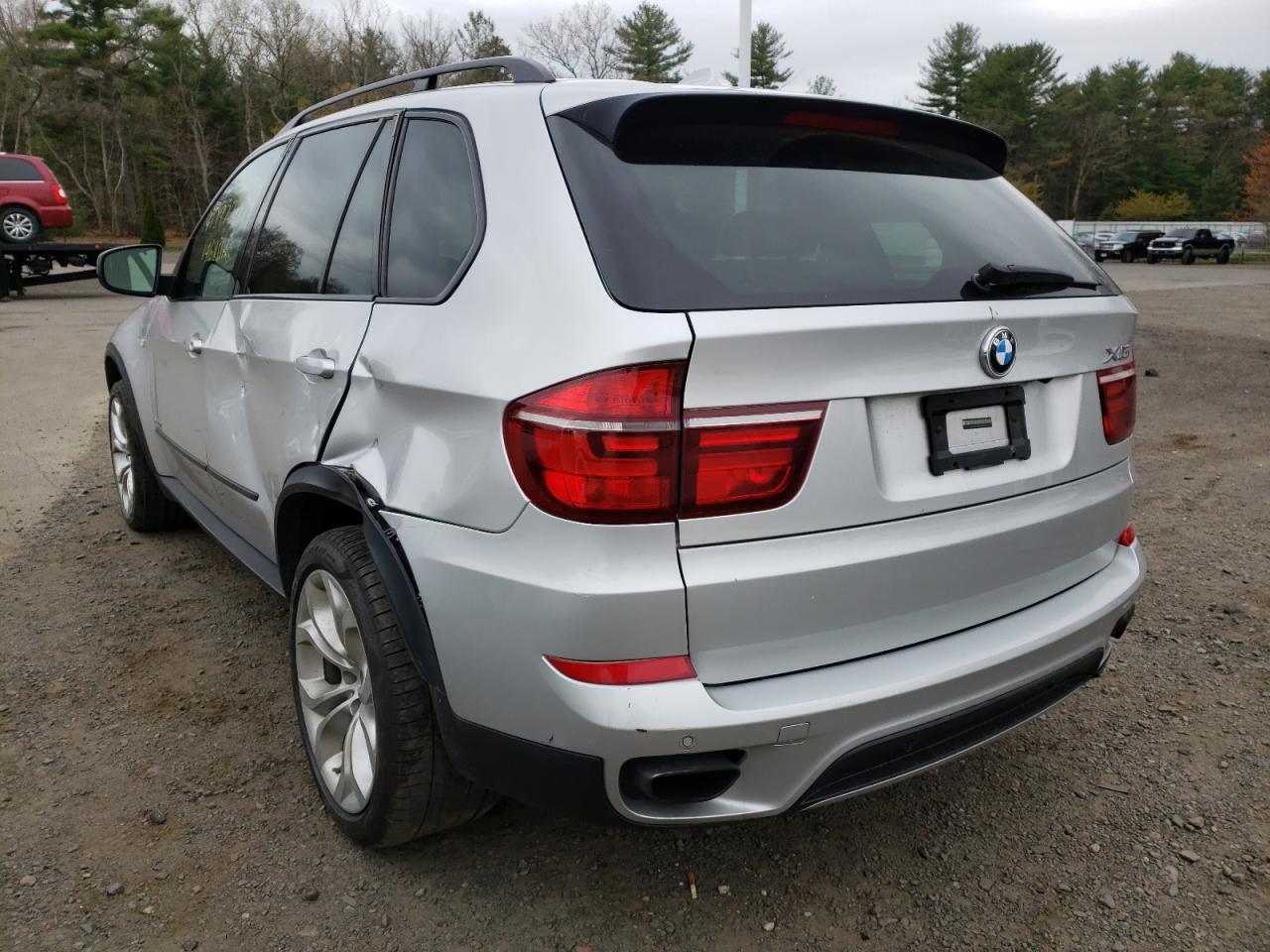 Photo 3 from auction – 2011 BMW X5 XDRIVE5 with VIN 5UXZV8C56BL419386