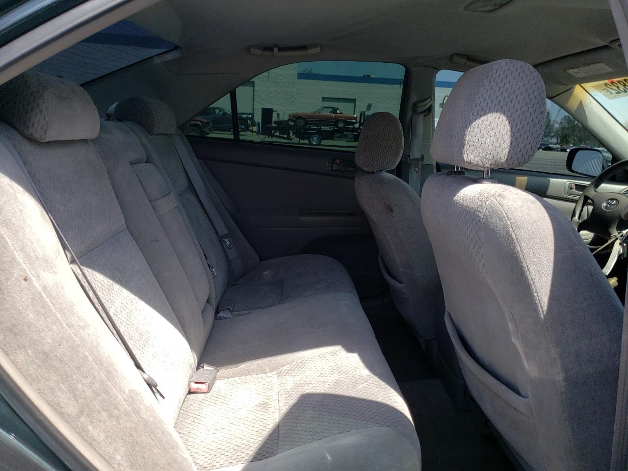 Photo 6 from auction – 2003 TOYOTA CAMRY LE with VIN 4T1BE32K13U716067