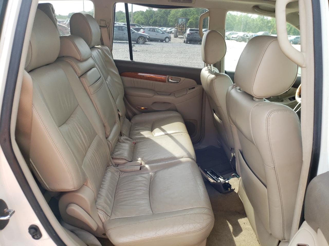 Photo 6 from auction – 2005 LEXUS GX 470 with VIN JTJBT20X650083057