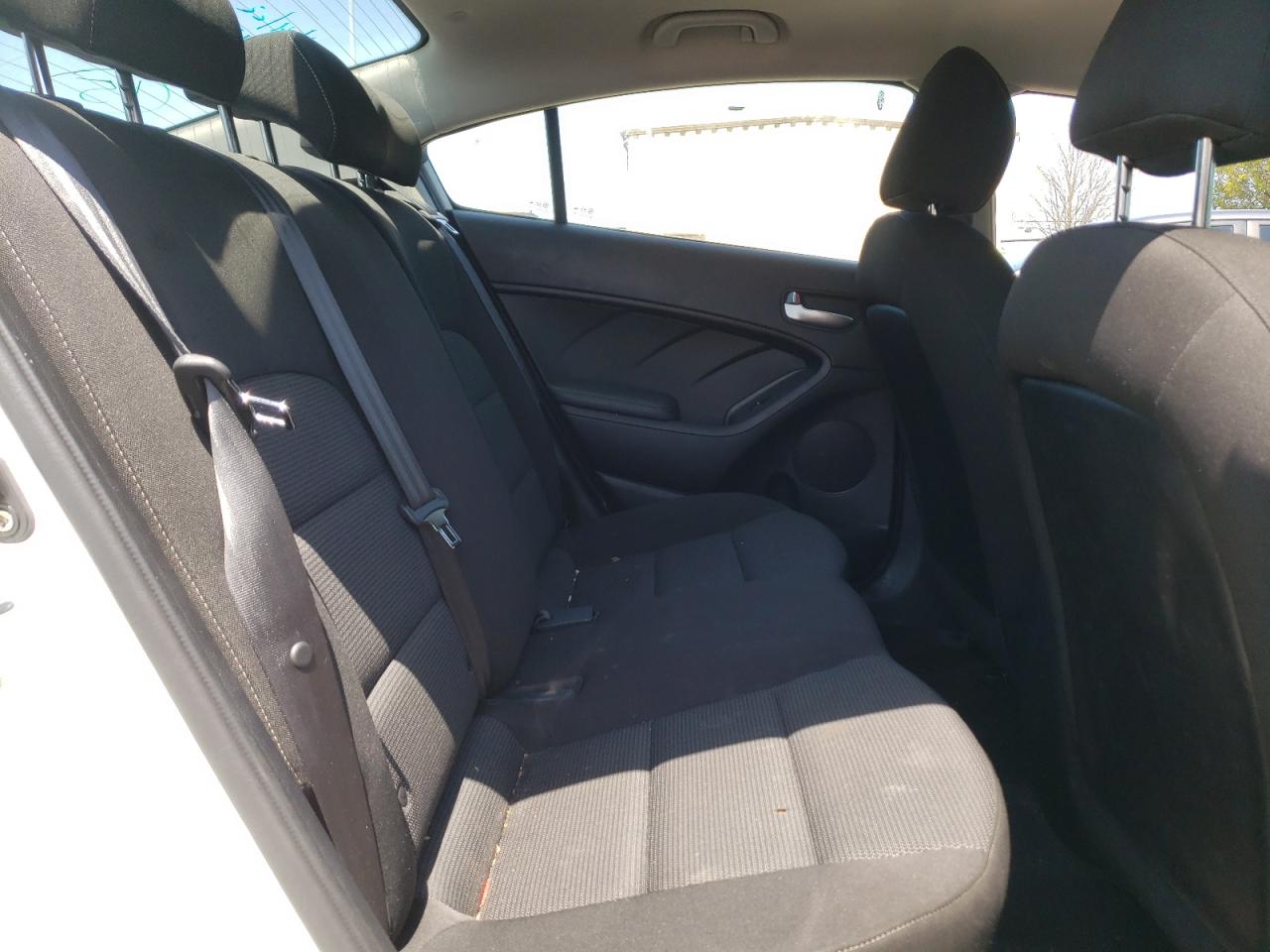 Photo 18 from auction – 2017 KIA FORTE LX with VIN 3KPFK4A78HE102513