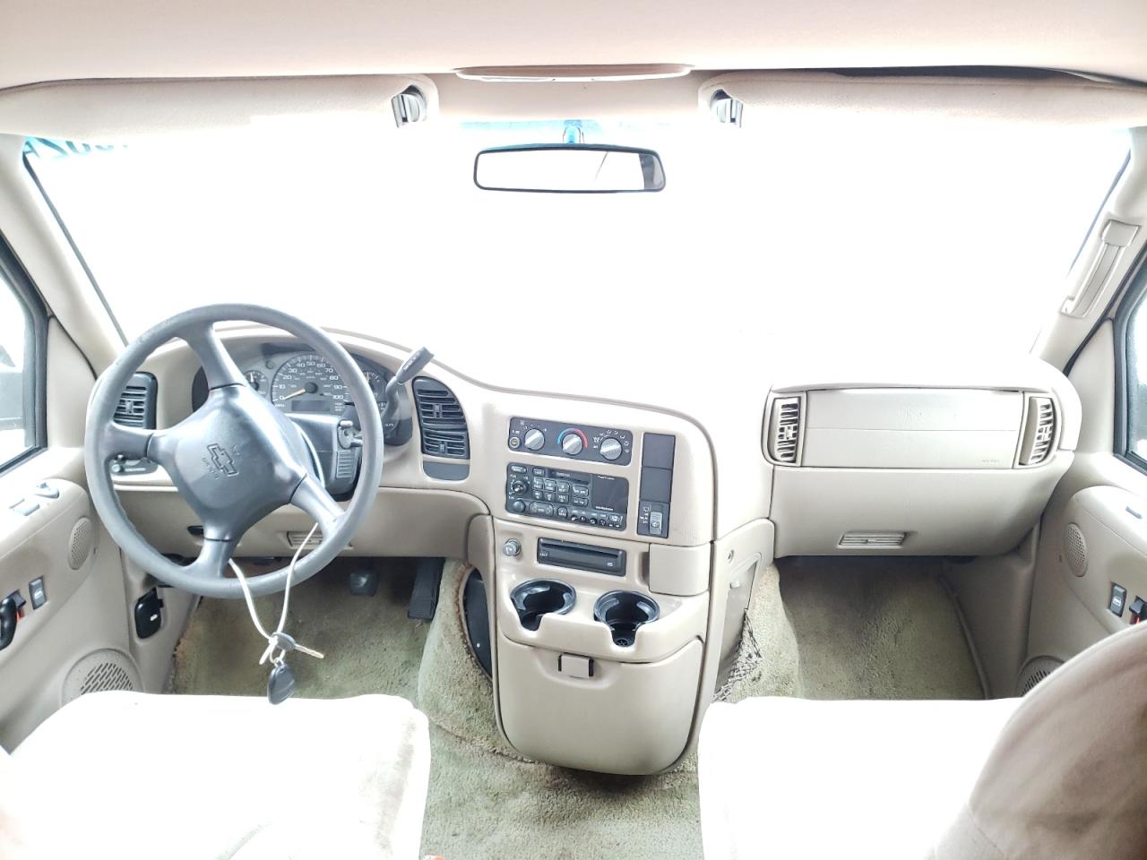 Photo 9 from auction – 2003 CHEVROLET ASTRO with VIN 1GBDM19X43B119291