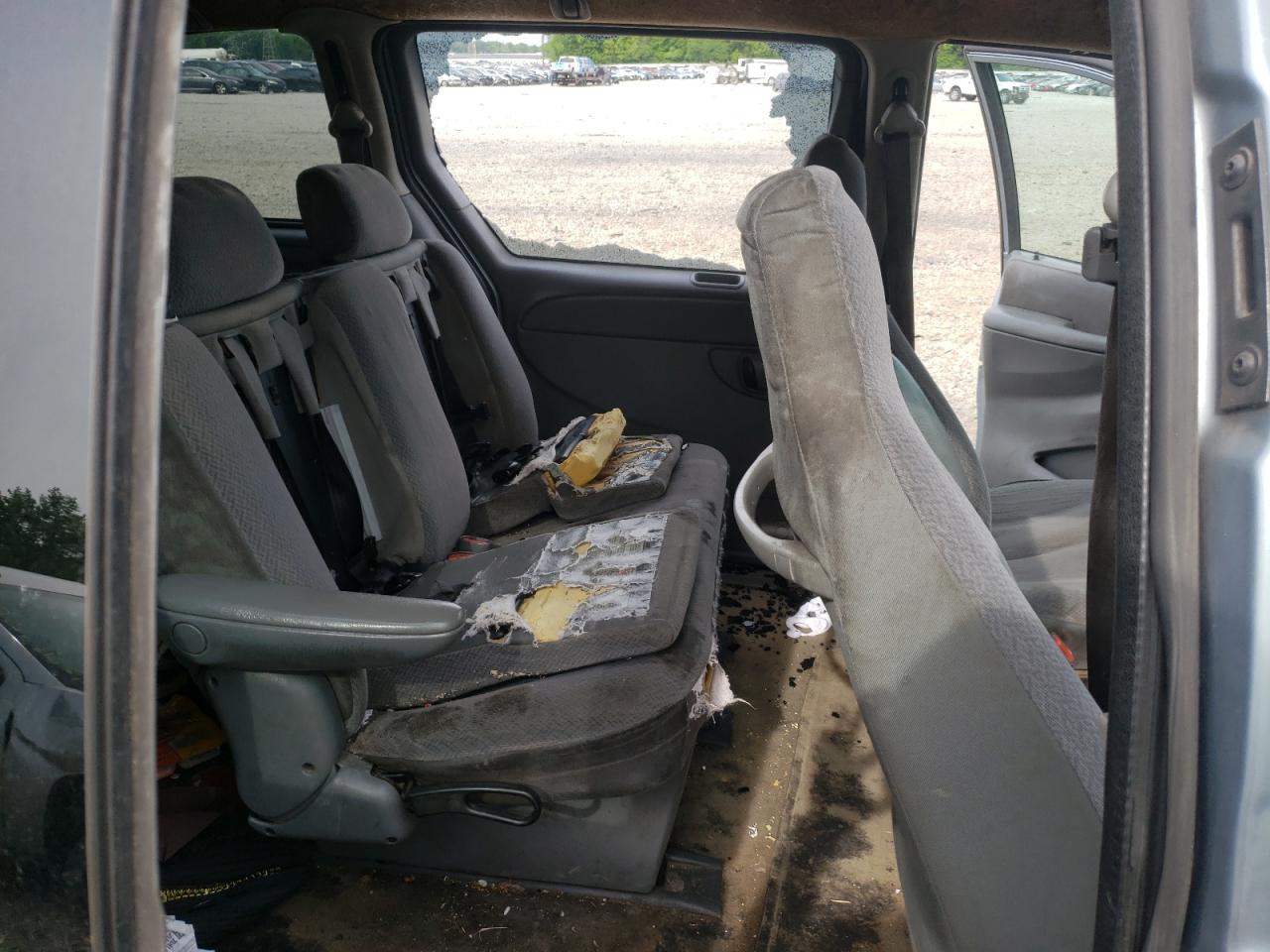 Photo 6 from auction – 2005 CHRYSLER TOWN & COU with VIN 1C4GP45R95B174900