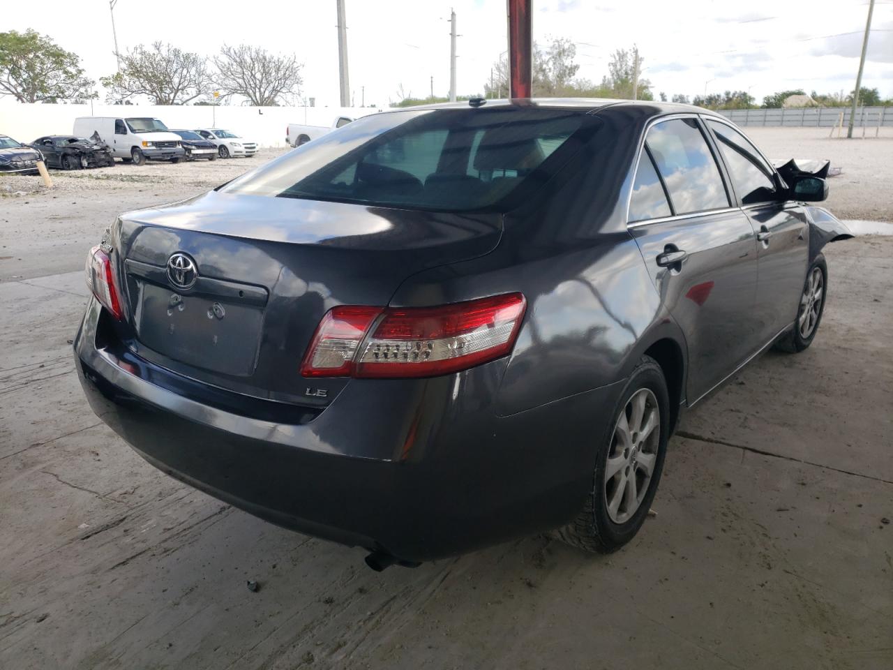 Photo 4 from auction – 2010 TOYOTA CAMRY with VIN 4T1BF3EK9AU568028