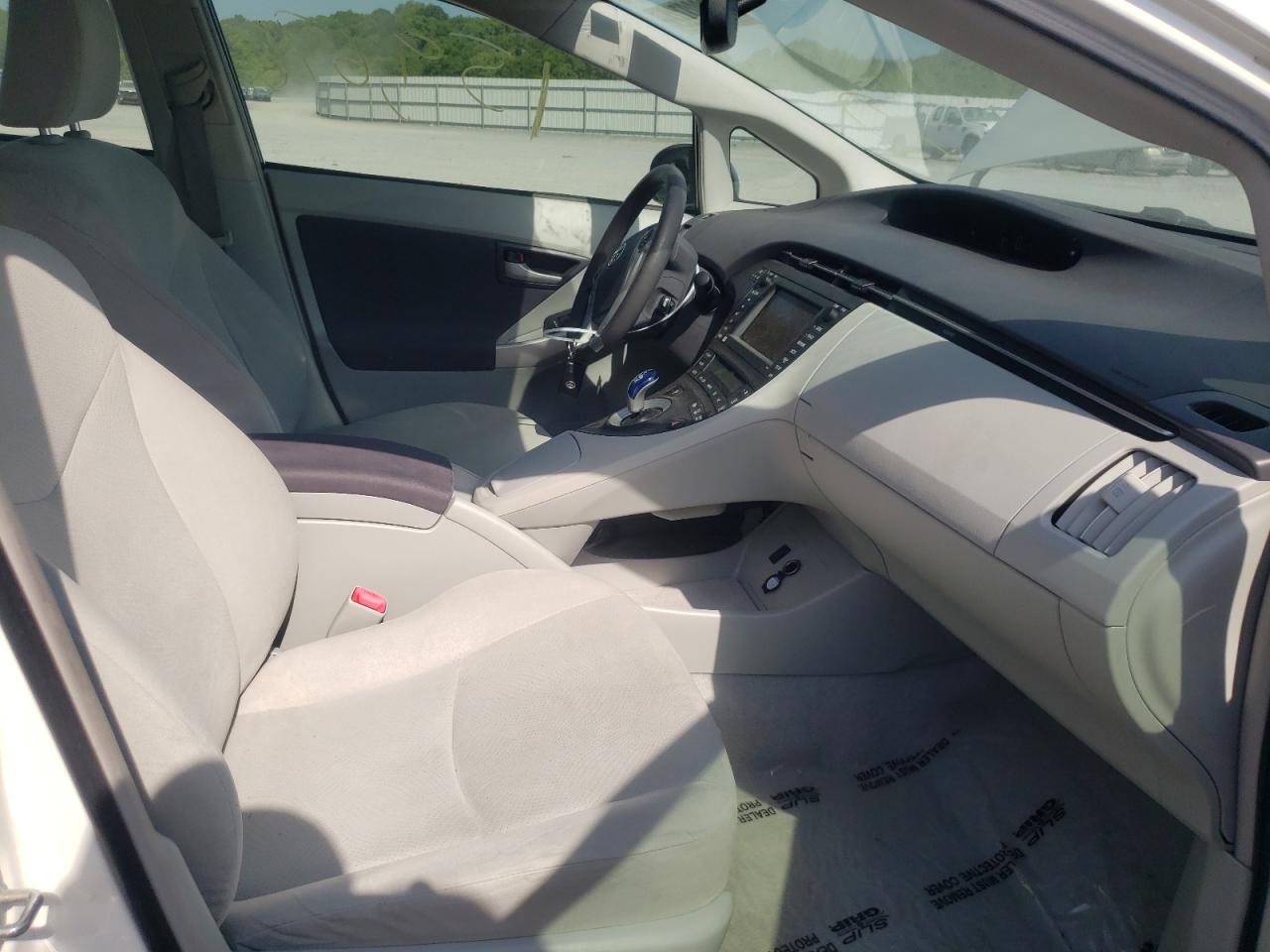Photo 5 from auction – 2011 TOYOTA PRIUS with VIN JTDKN3DUXB1399327