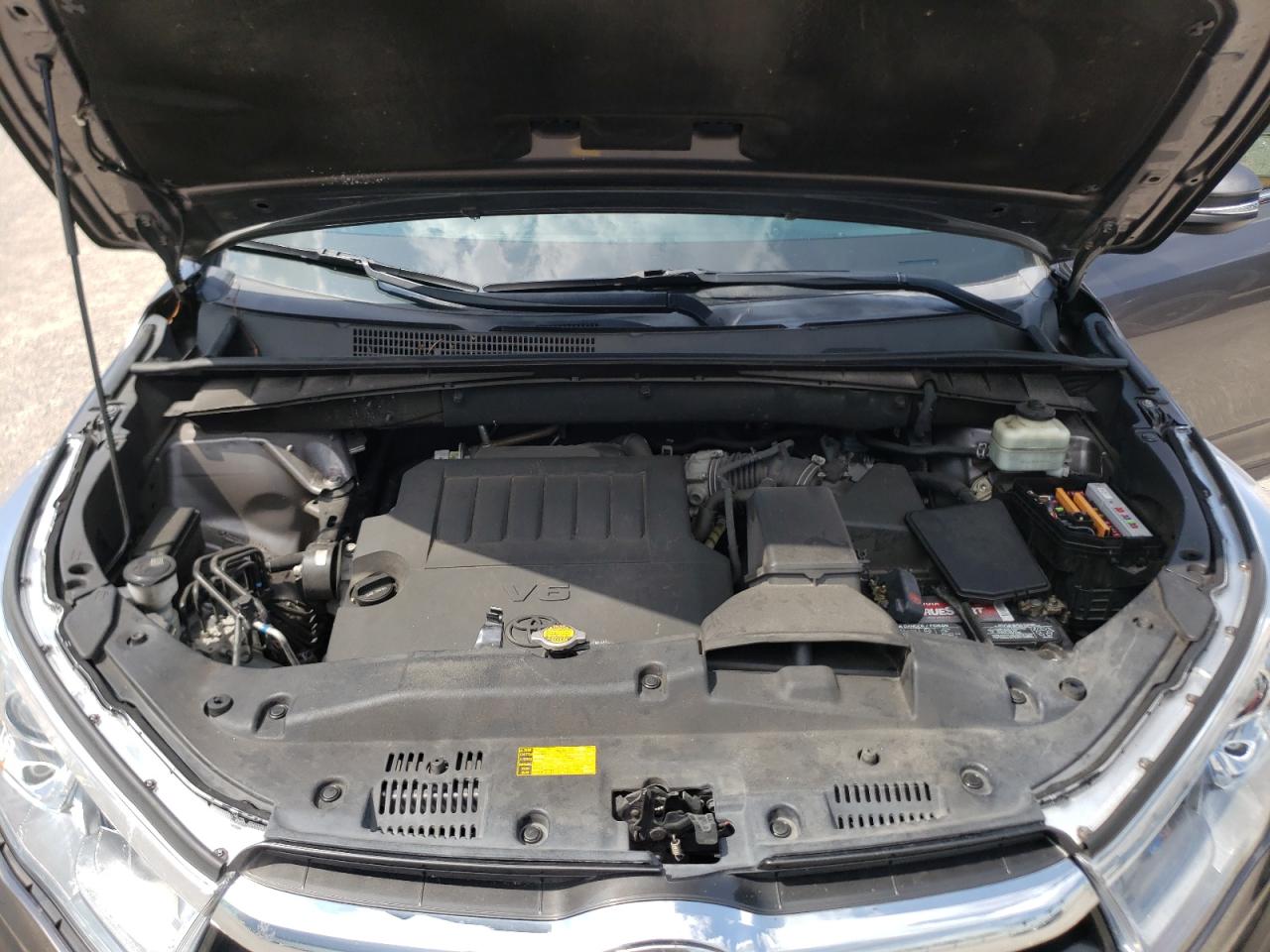 Photo 7 from auction – 2015 TOYOTA HIGHLANDER with VIN 5TDKKRFHXFS043545