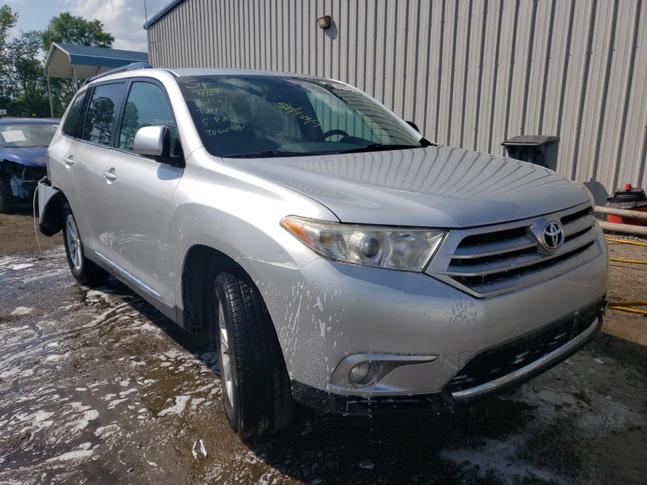 TOYOTA HIGHLANDER 2013 with VIN 5TDZA3EH8DS038194 - Photo from auction