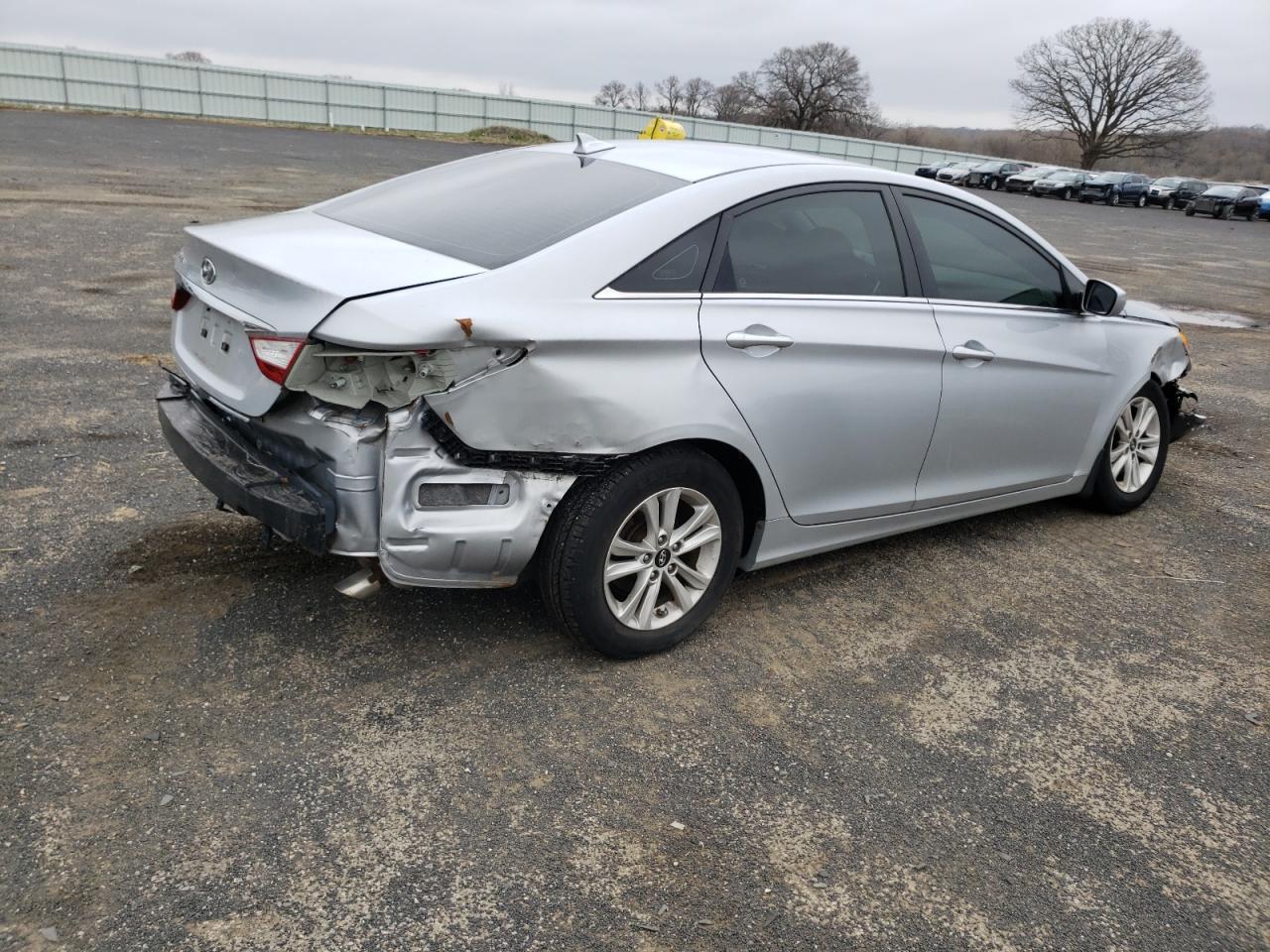 Photo 4 from auction – 2012 HYUNDAI SONATA GLS with VIN 5NPEB4AC8CH431340