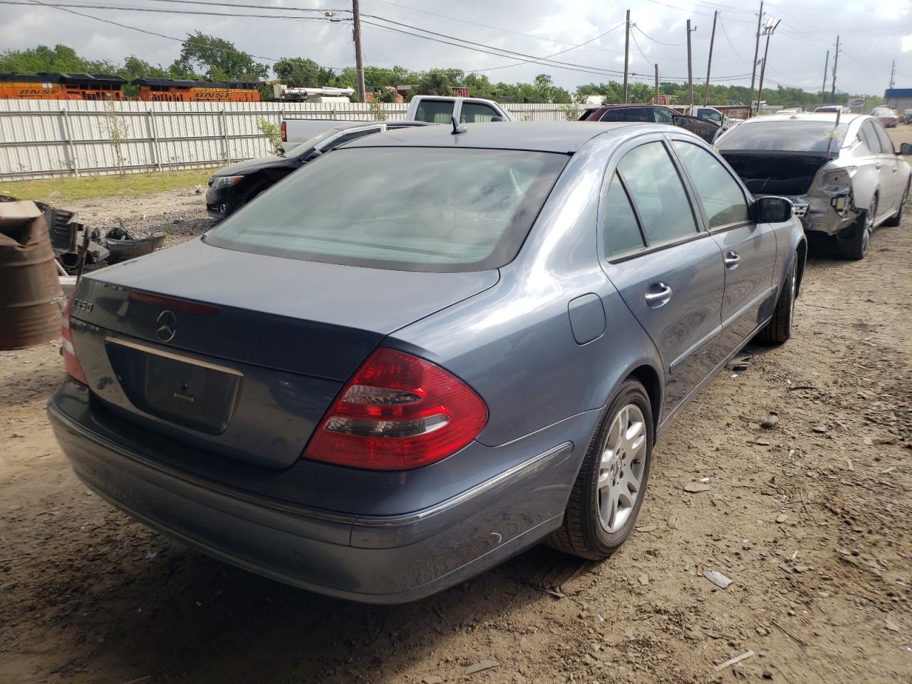 Photo 4 from auction – 2006 MERCEDES-BENZ E 350 with VIN WDBUF56JX6A758166