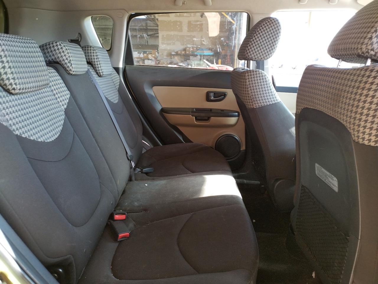 Photo 6 from auction – 2010 KIA SOUL + with VIN KNDJT2A28A7171532