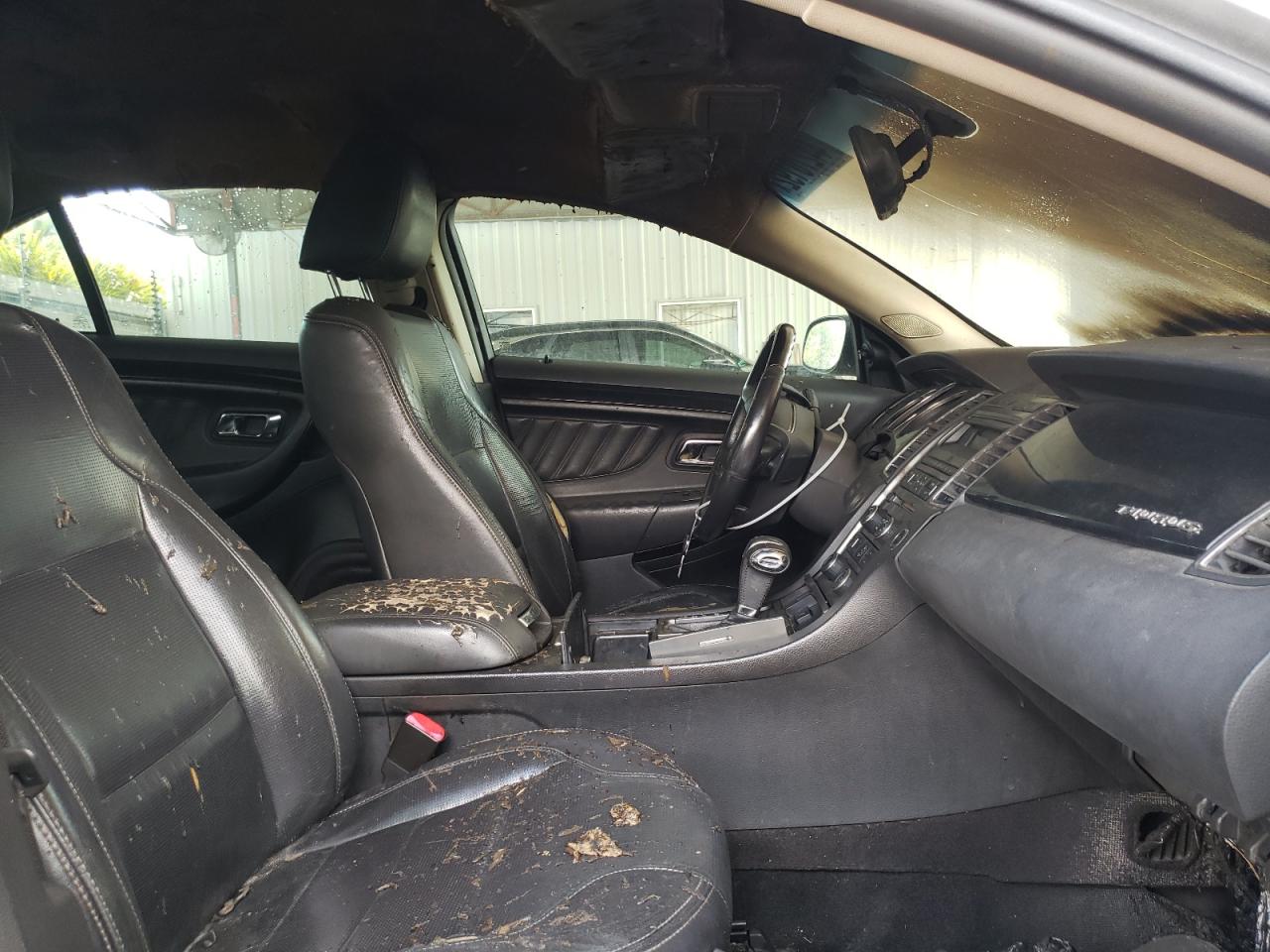 Photo 5 from auction – 2011 FORD TAURUS LIM with VIN 1FAHP2FW7BG177845