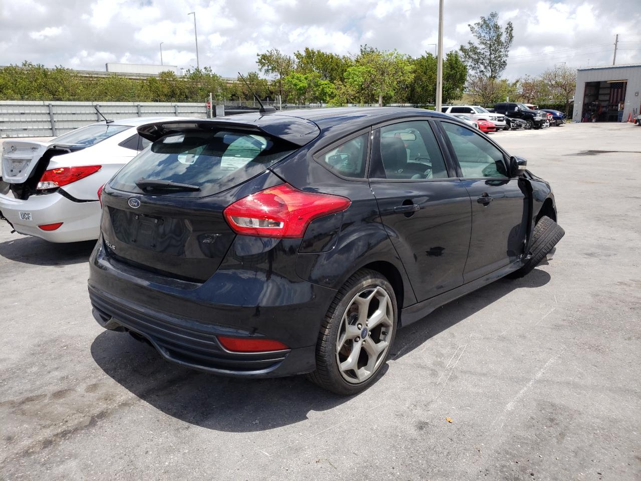 Photo 4 from auction – 2017 FORD FOCUS ST with VIN 1FADP3L93HL280991