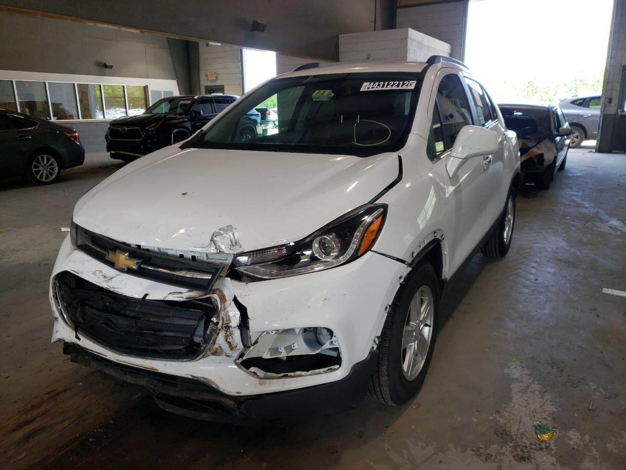 Photo 2 from auction – 2017 CHEVROLET TRAX 1LT with VIN 3GNCJLSB5HL272754