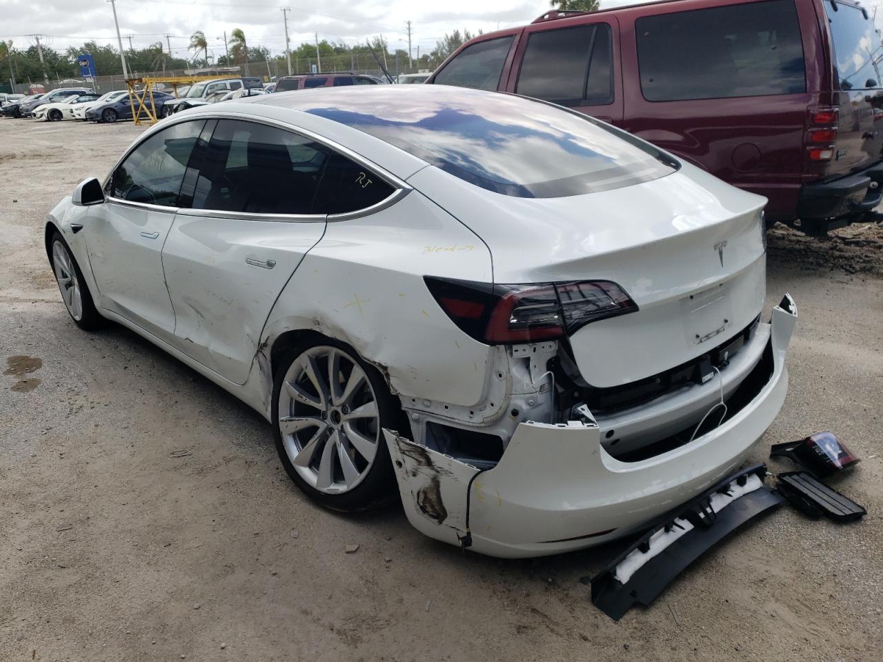 Photo 3 from auction – 2018 TESLA MODEL 3 with VIN 5YJ3E1EA0JF039101