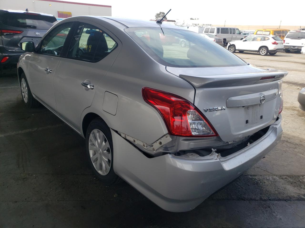 Photo 3 from auction – 2019 NISSAN VERSA S with VIN 3N1CN7APXKL874352
