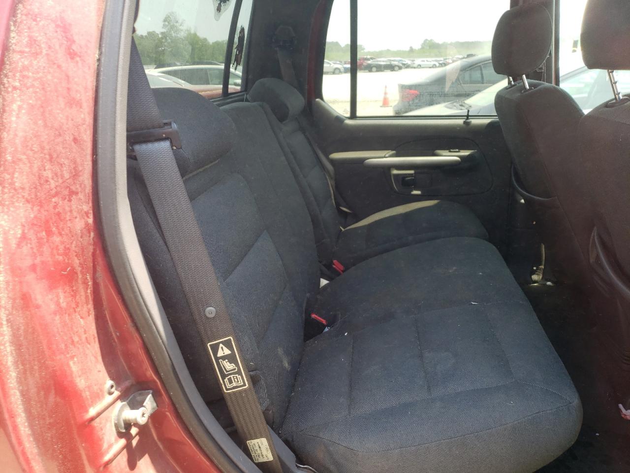 Photo 6 from auction – 2002 FORD EXPLORER S with VIN 1FMZU77E02UC24981