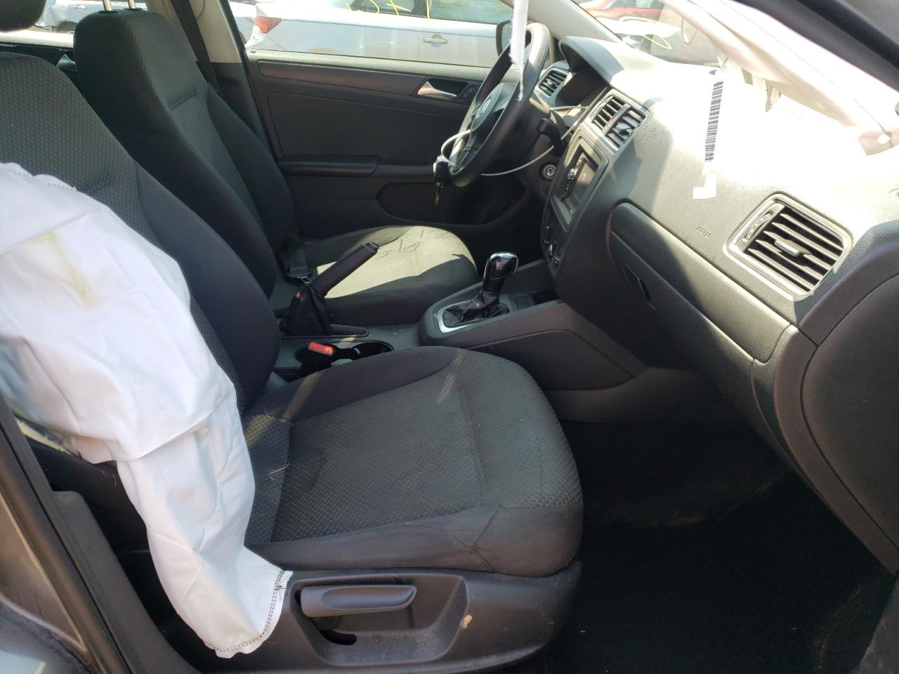Photo 5 from auction – 2013 VOLKSWAGEN JETTA with VIN 3VW2K7AJ2DM230562