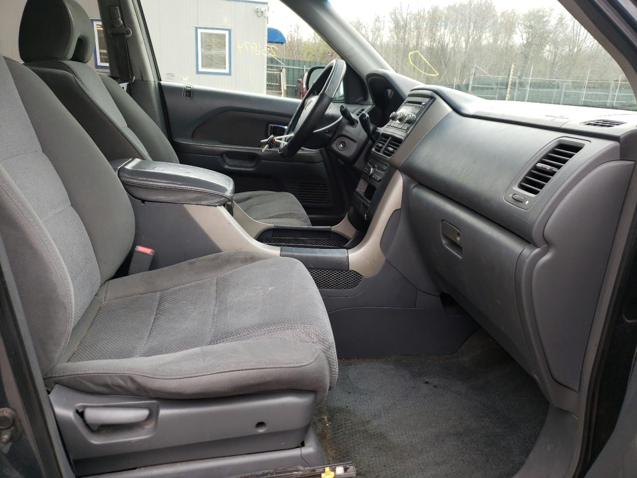 Photo 5 from auction – 2006 HONDA PILOT EX with VIN 2HKYF184X6H529272