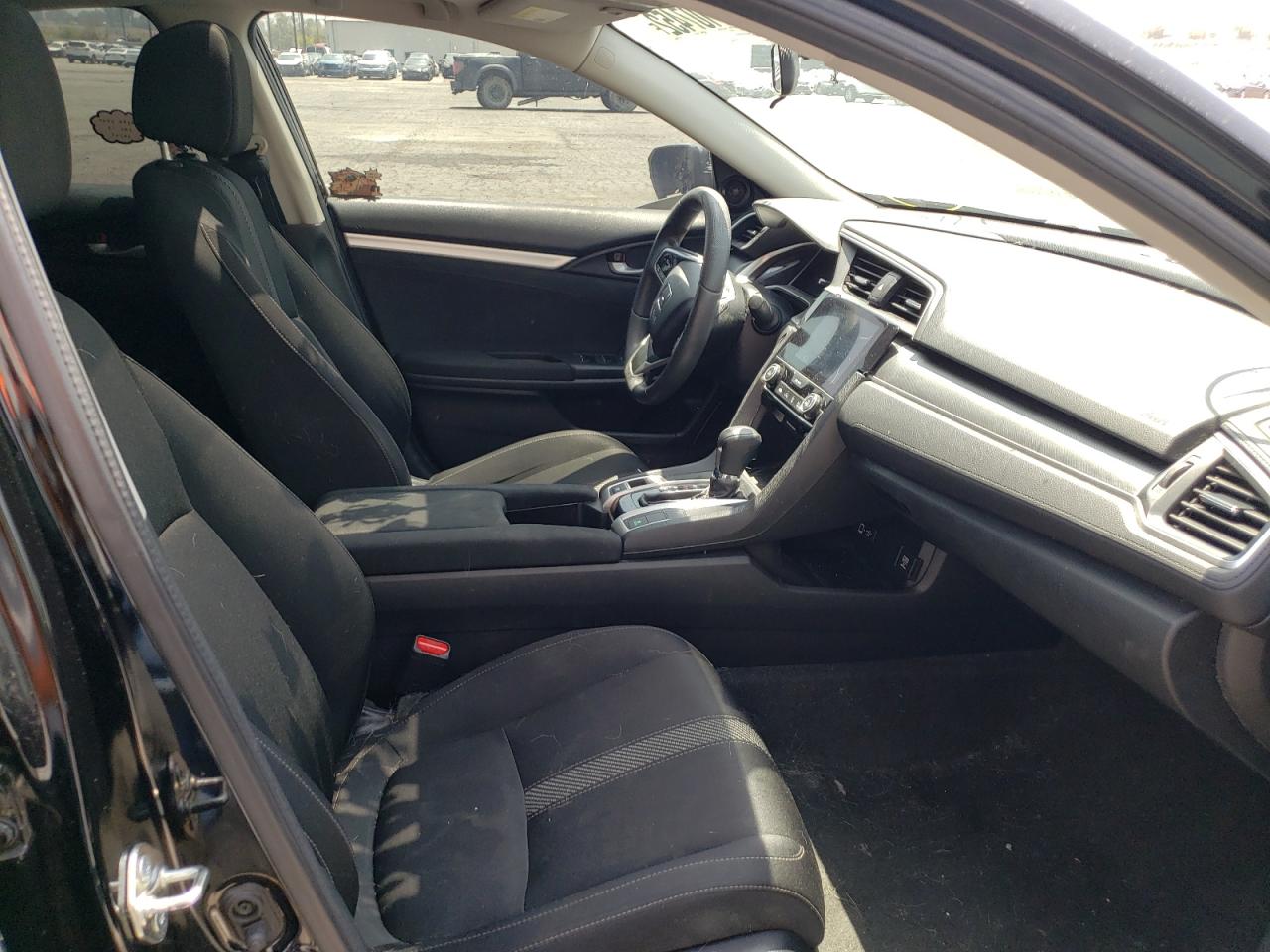 Photo 5 from auction – 2018 HONDA CIVIC EX with VIN 2HGFC2F70JH560763
