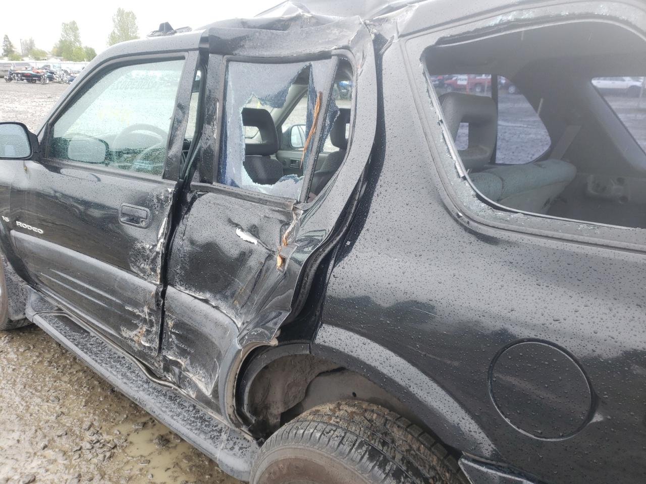 Photo 10 from auction – 1998 ISUZU RODEO S with VIN 4S2CM58W8W4363899
