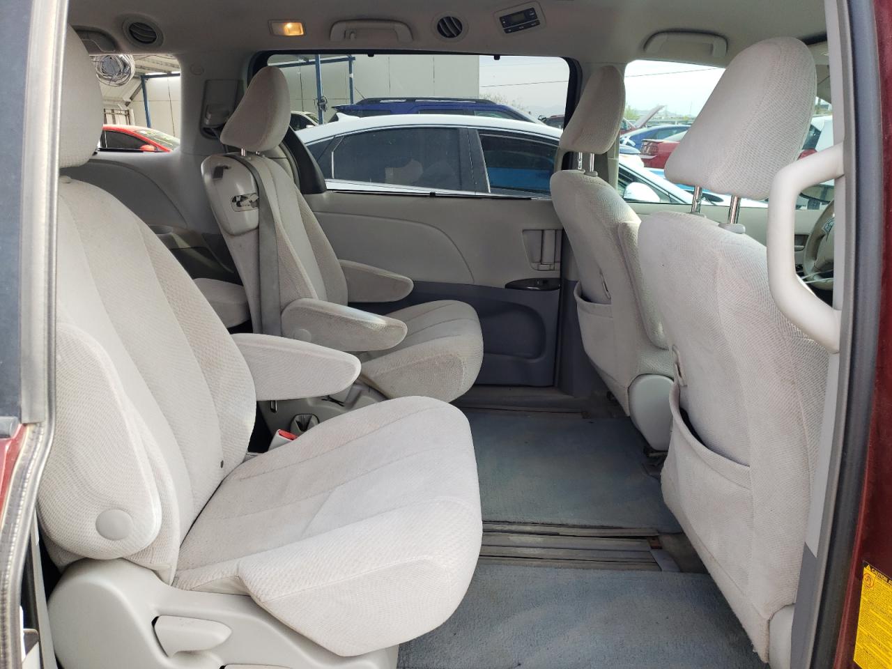 Photo 6 from auction – 2014 TOYOTA SIENNA LE with VIN 5TDKK3DC9ES449125