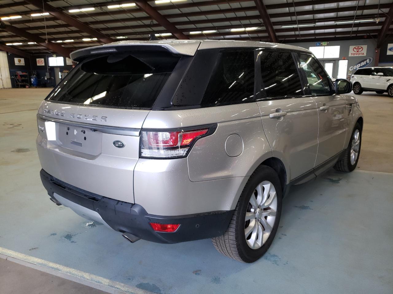 Photo 4 from auction – 2016 LAND ROVER RANGE ROVE with VIN SALWR2VF1GA559174