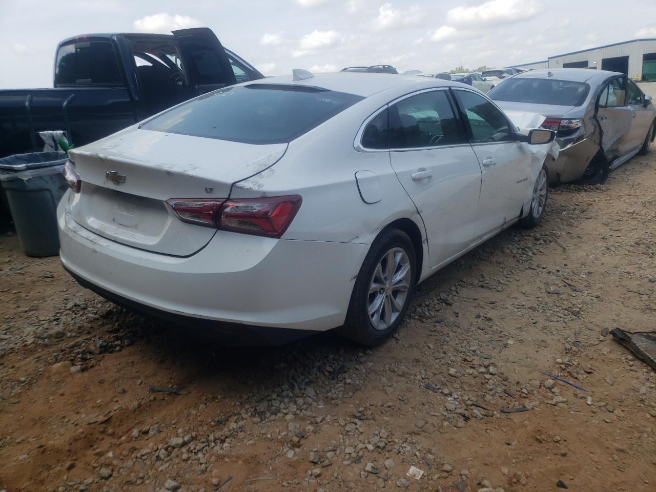 Photo 4 from auction – 2020 CHEVROLET MALIBU LT with VIN 1G1ZD5ST8LF091920
