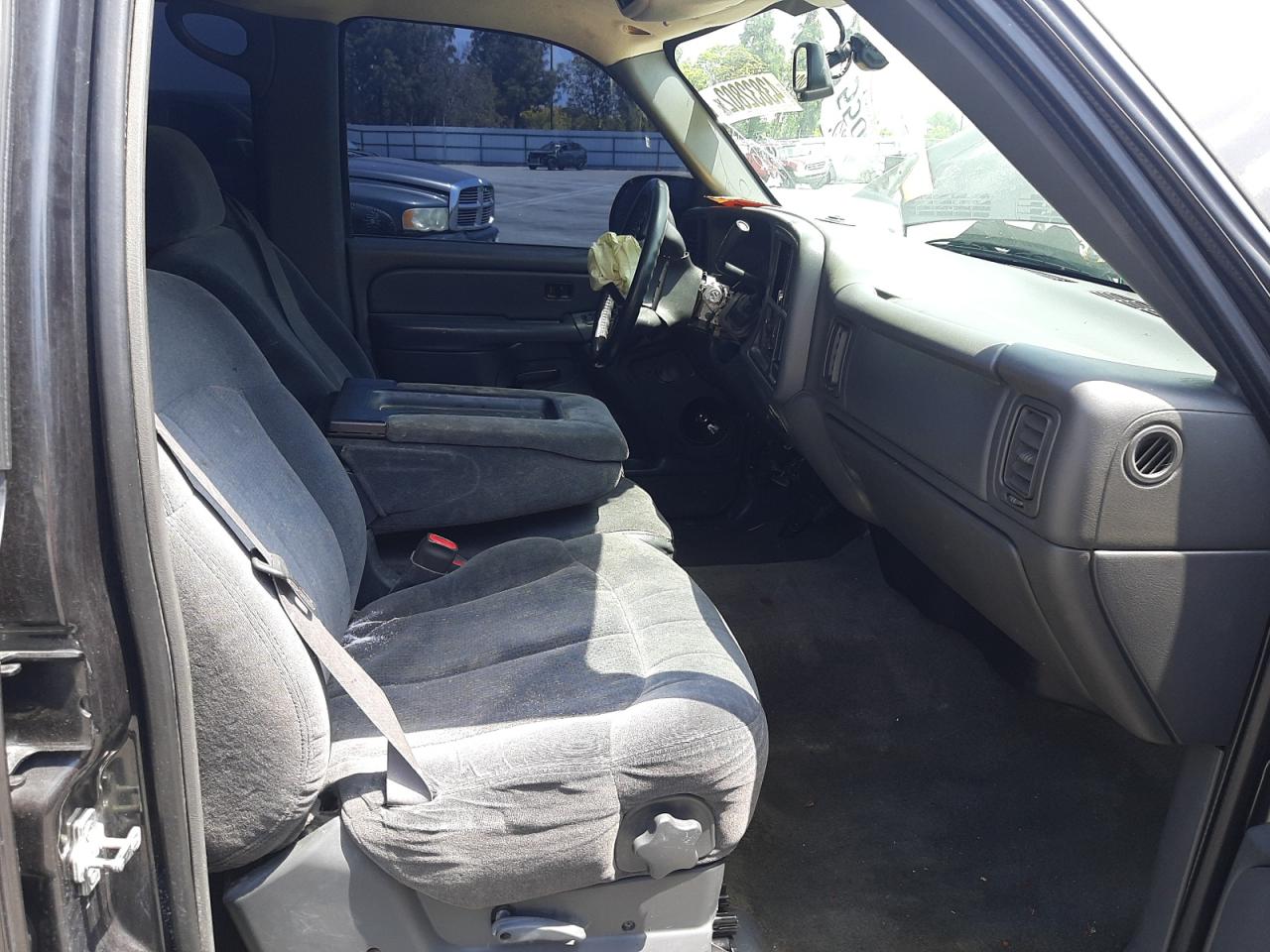 Photo 5 from auction – 2005 GMC SIERRA with VIN 2GTEC13T551170276