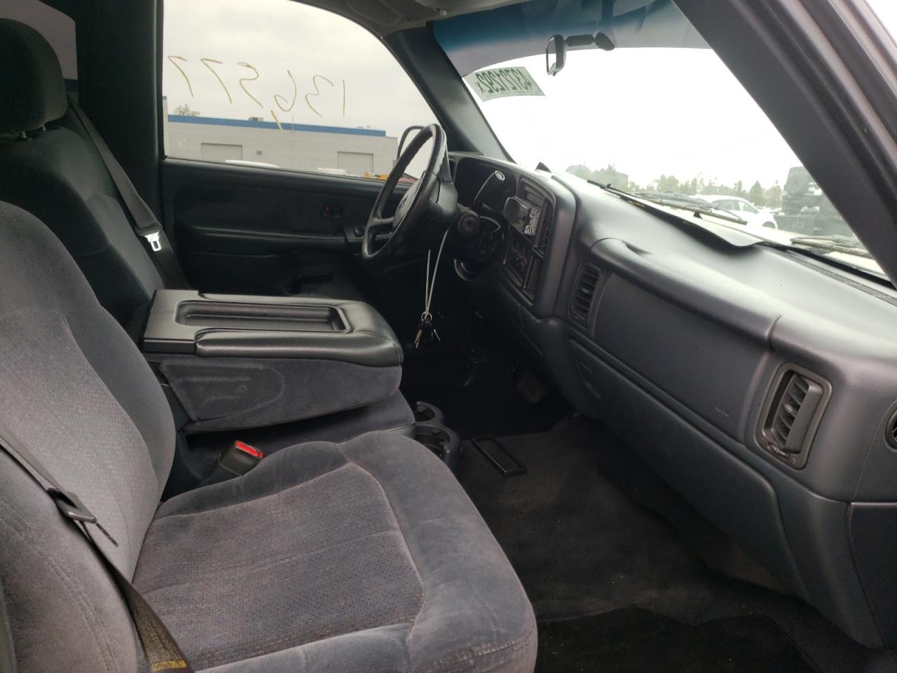 Photo 5 from auction – 2001 CHEVROLET SILVERADO with VIN 1GCHC23U11F134986