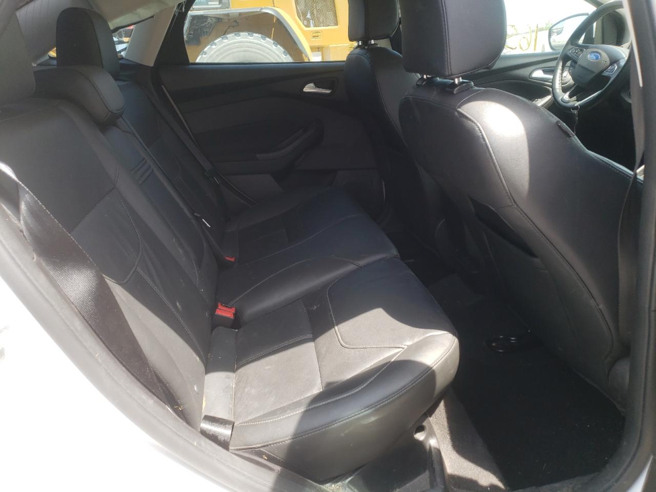 Photo 6 from auction – 2015 FORD FOCUS SE with VIN 1FADP3F20FL383880