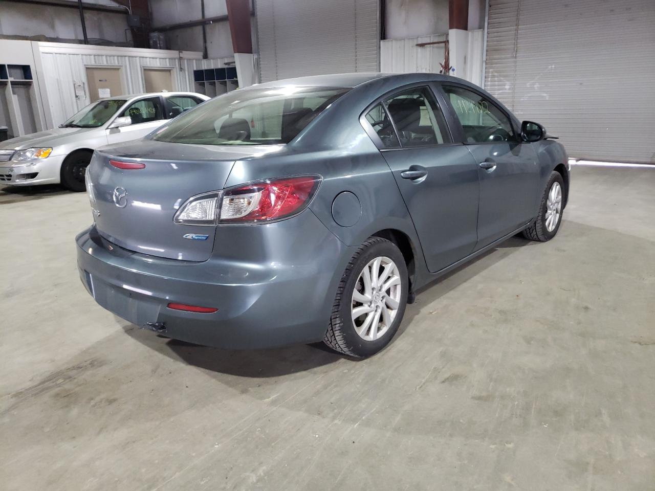 Photo 4 from auction – 2012 MAZDA 3 I with VIN JM1BL1V85C1662174