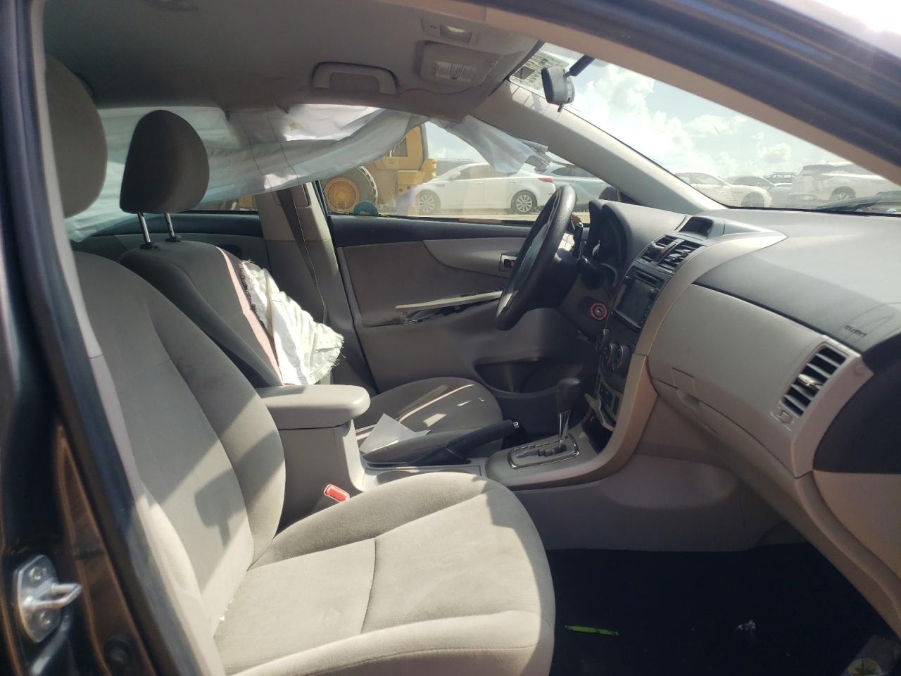 Photo 5 from auction – 2013 TOYOTA COROLLA BA with VIN 5YFBU4EE8DP202850