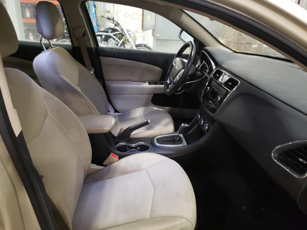 Photo 5 from auction – 2011 CHRYSLER 200 TOURIN with VIN 1C3BC1FB6BN501211