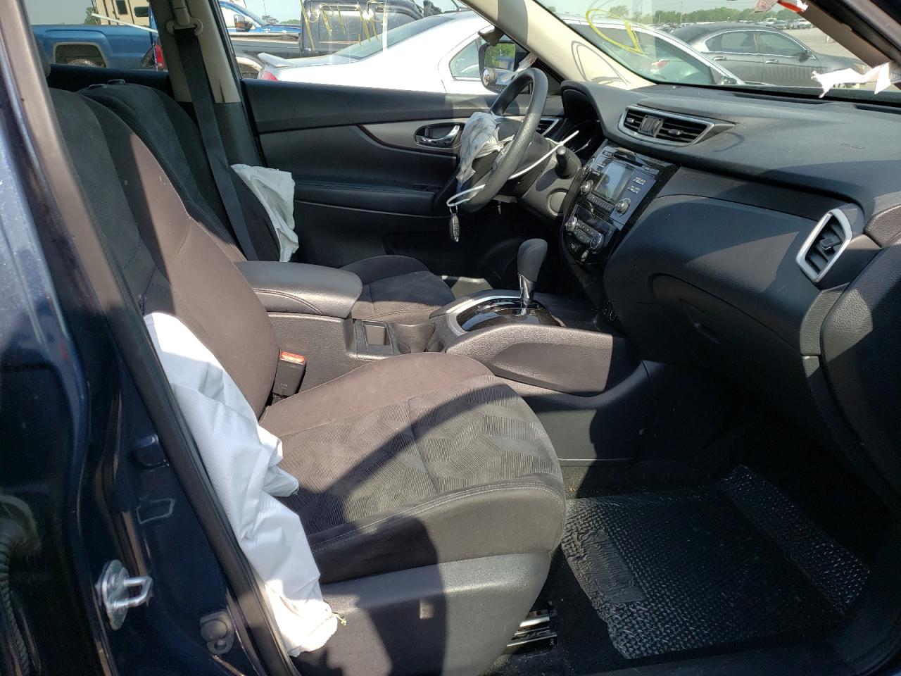 Photo 5 from auction – 2016 NISSAN ROGUE S with VIN KNMAT2MTXGP673097