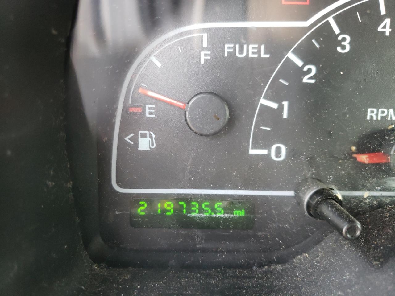 Photo 8 from auction – 2002 FORD WINDSTAR S with VIN 2FMDA52492BA13080