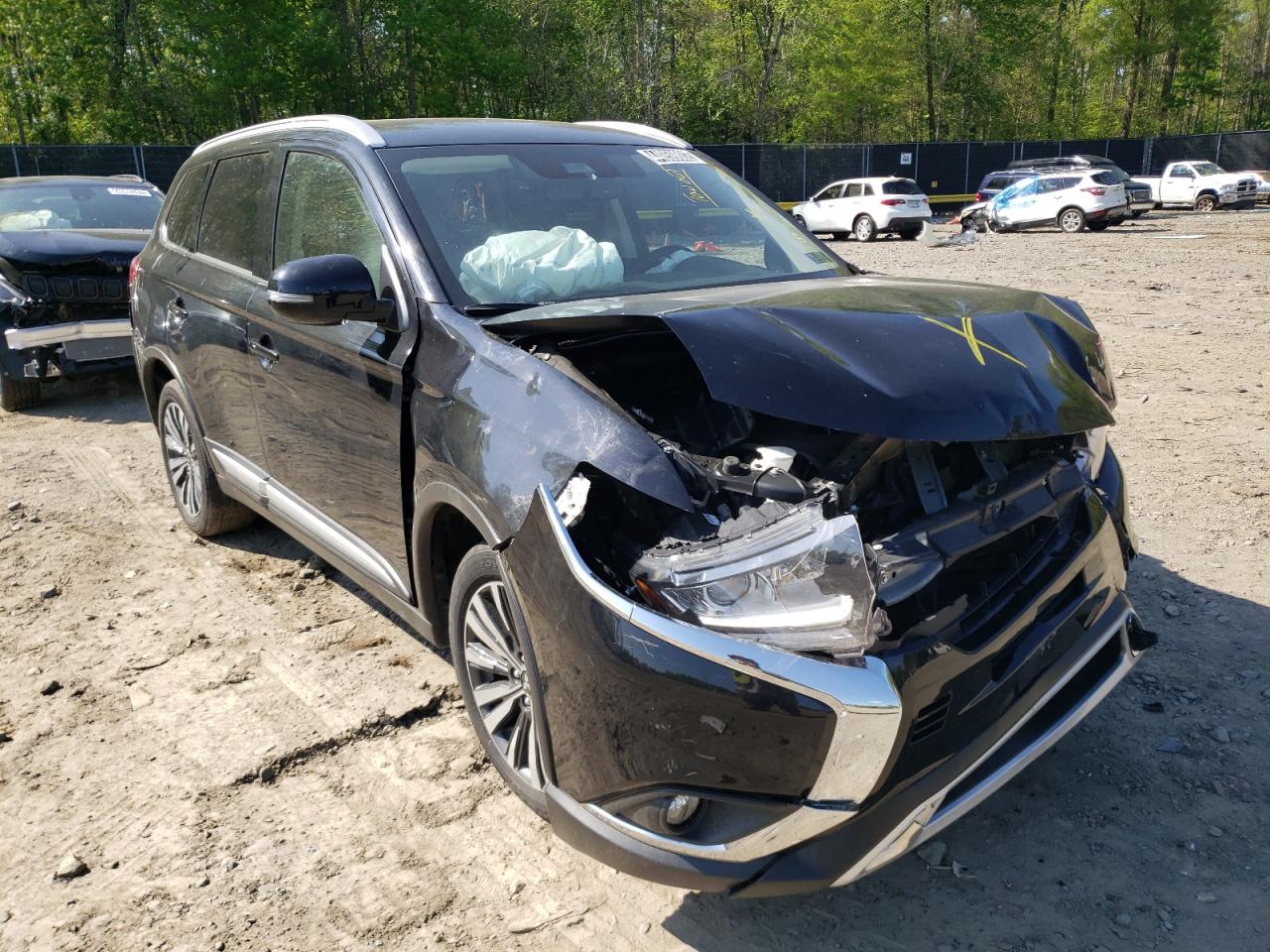 MITSUBISHI OUTLANDER 2020 with VIN JA4AD3A3XLZ033956 - Photo from auction