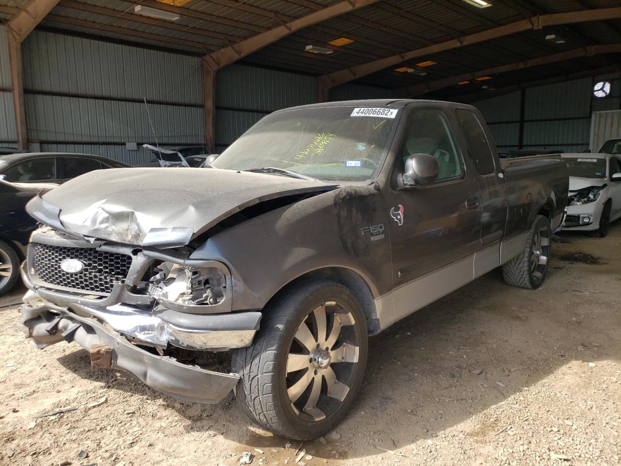 Photo 2 from auction – 2002 FORD F150 with VIN 1FTRX17W32NA29954
