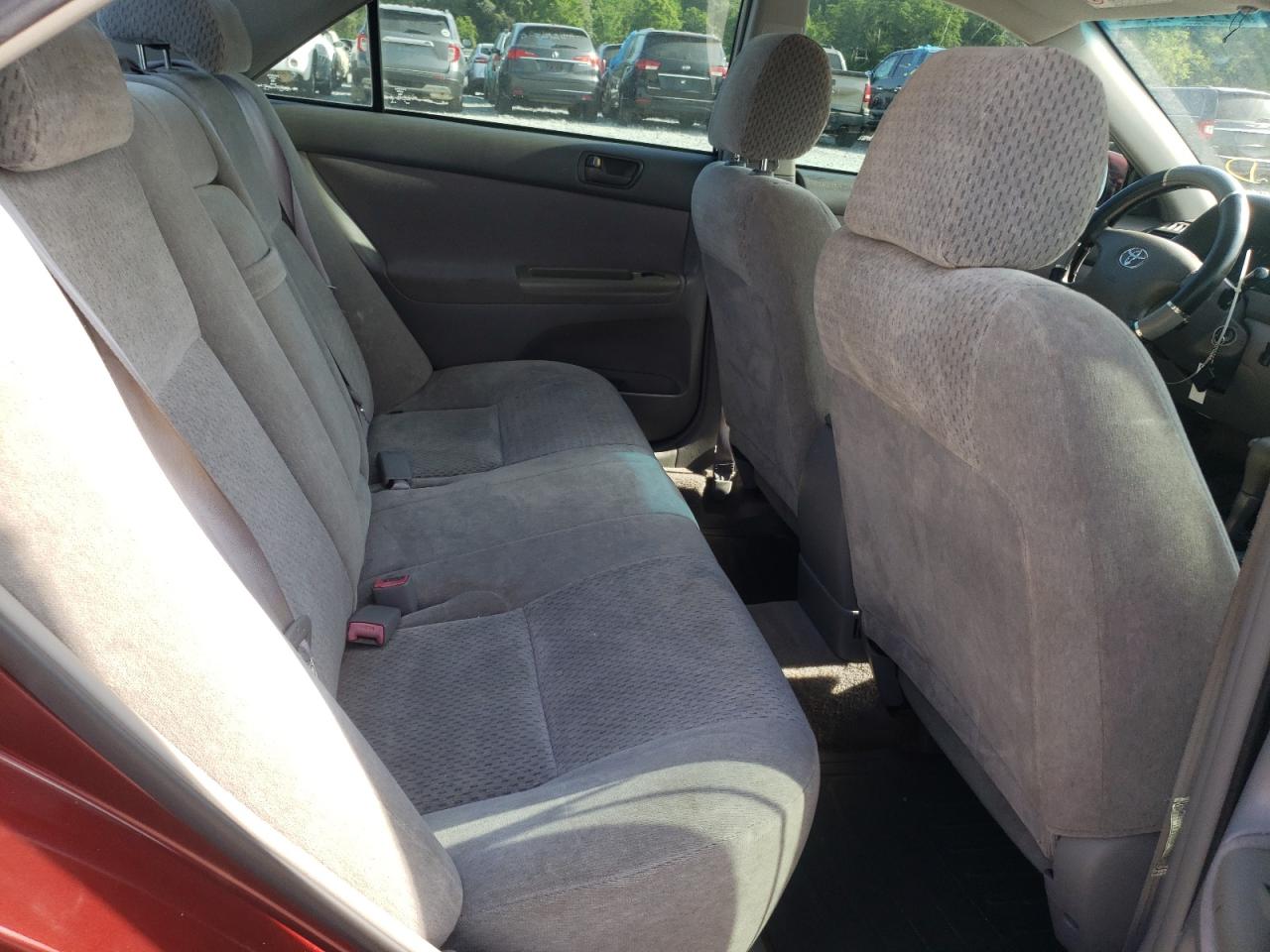 Photo 6 from auction – 2002 TOYOTA CAMRY LE with VIN 4T1BE32K22U070617