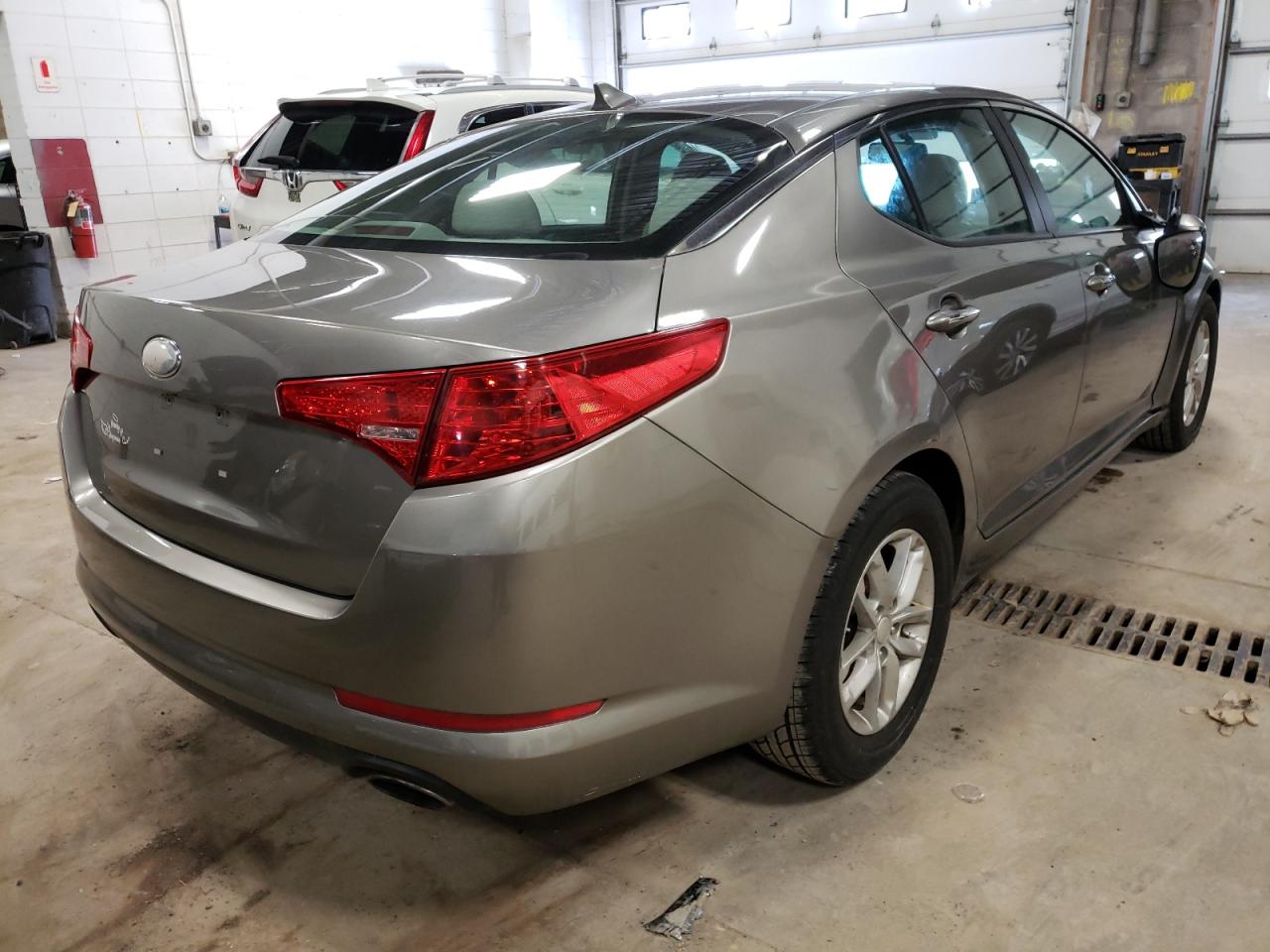 Photo 4 from auction – 2013 KIA OPTIMA LX with VIN 5XXGM4A77DG201517