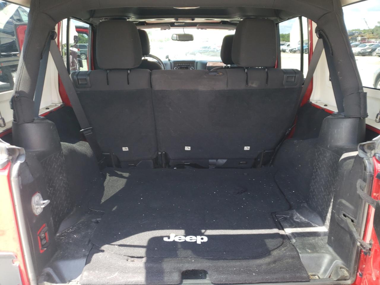 Photo 9 from auction – 2014 JEEP WRANGLER U with VIN 1C4BJWDG2EL303061