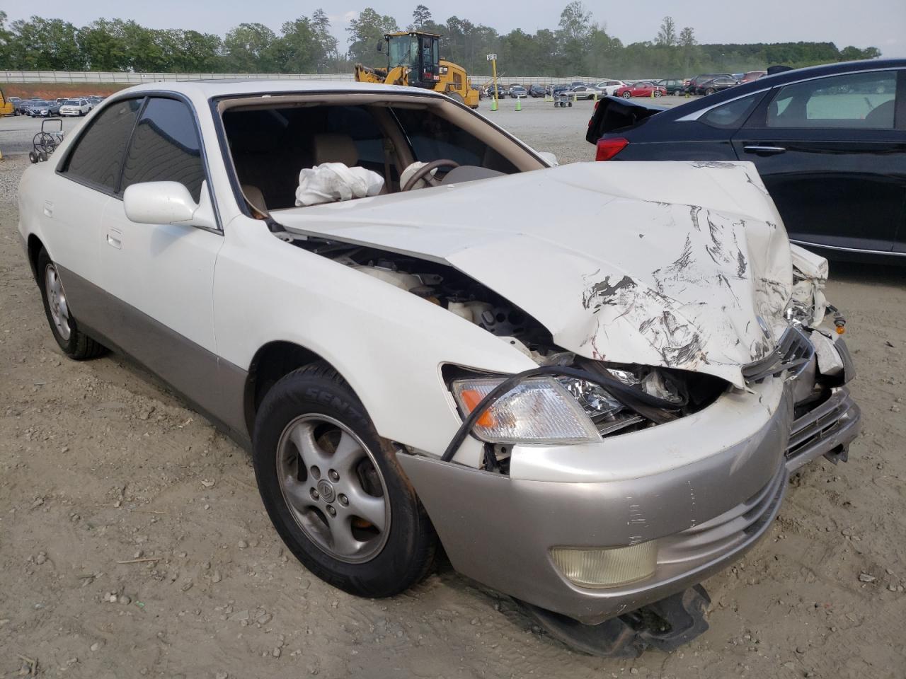 LEXUS ES 300 1999 with VIN JT8BF28G1X0147912 - Photo from auction